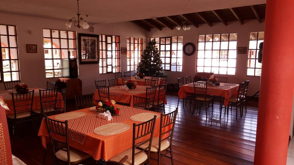 Hosteria San Carlos Tababela Exterior photo