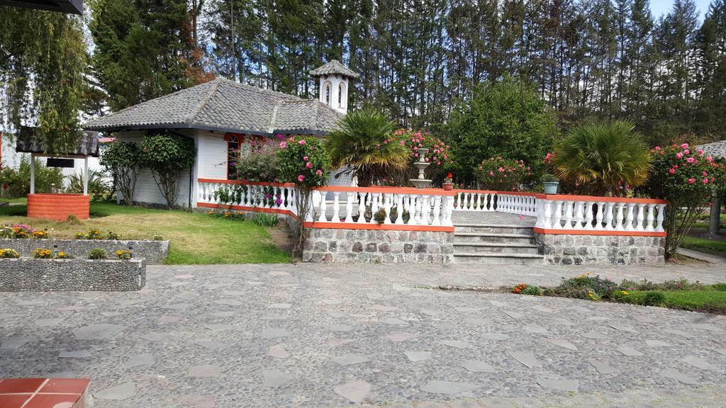 Hosteria San Carlos Tababela Exterior photo