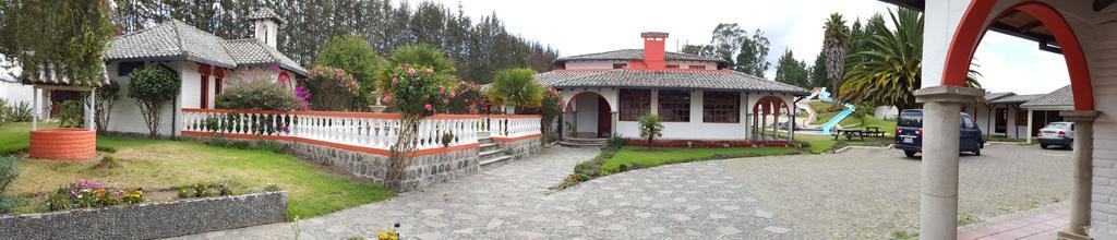Hosteria San Carlos Tababela Exterior photo