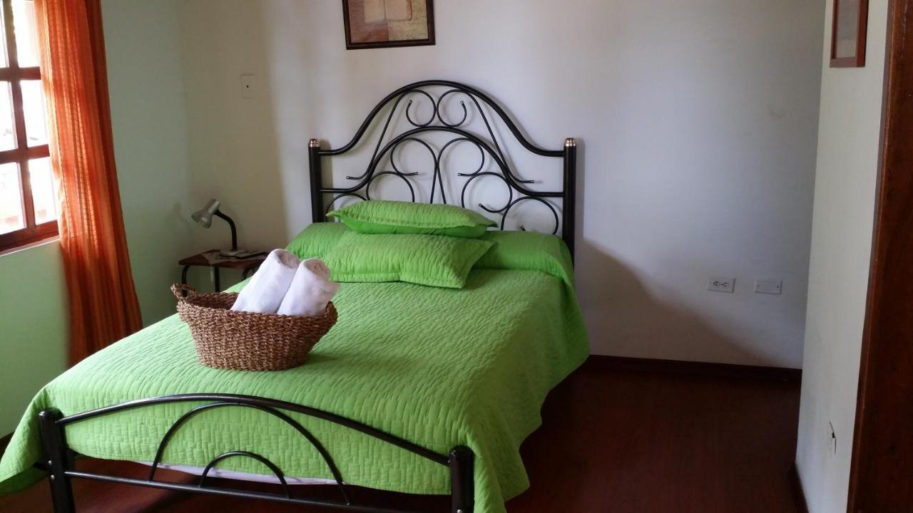 Hosteria San Carlos Tababela Room photo
