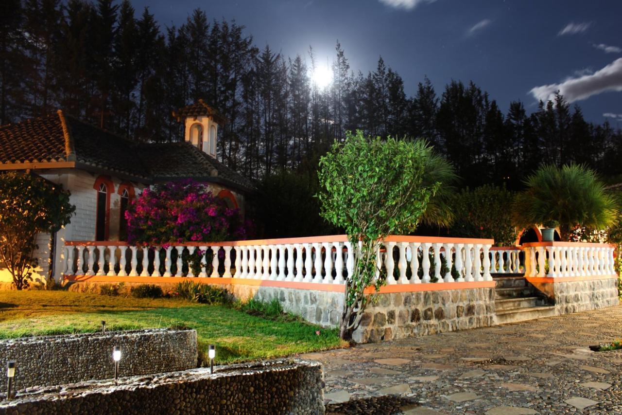 Hosteria San Carlos Tababela Exterior photo