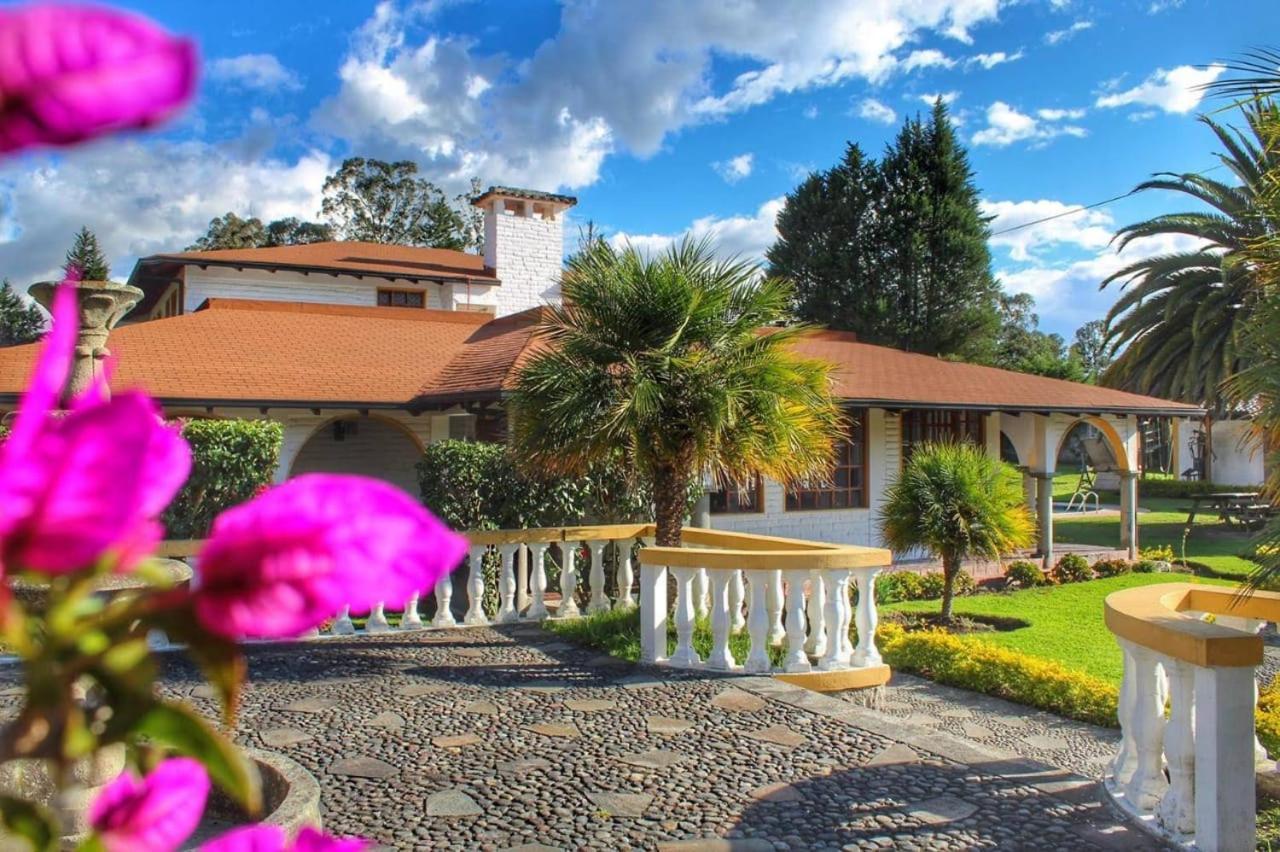 Hosteria San Carlos Tababela Exterior photo